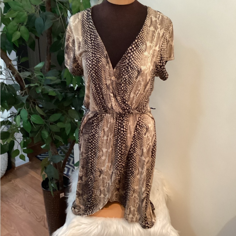 Express snake skin patterned cap sleeve faux wrap dress Woman’s Medium